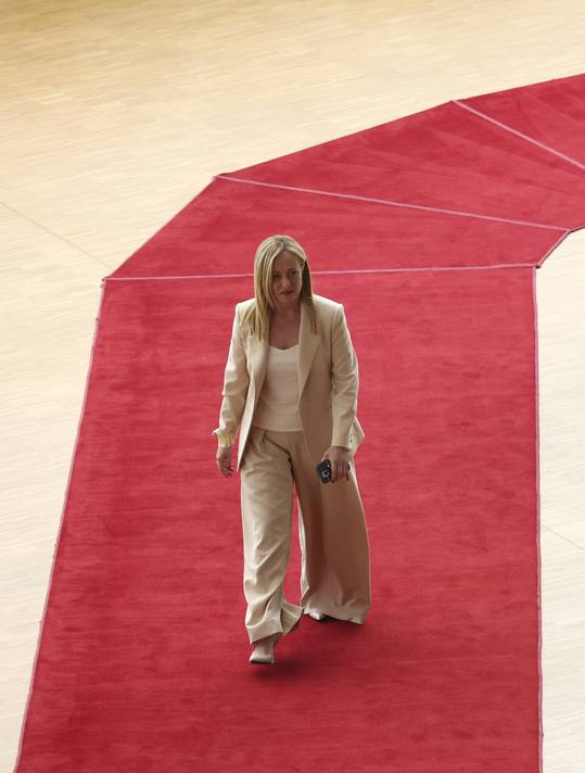 ¿La extrema derecha&nbsp;otra vez «de moda»?  Metapolítica, redes internacionales y anclajes históricos