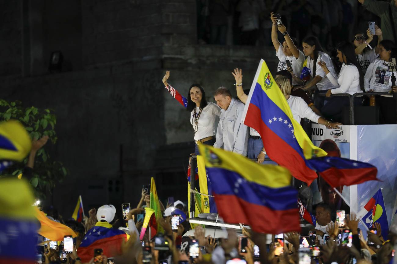 <p>Claves de la crisis poselectoral en Venezuela</p> Entrevista a Luz Mely Reyes y Andrés Caleca