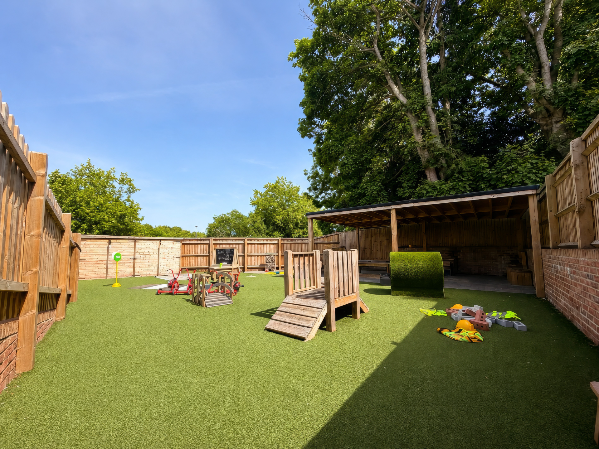 Apsley Garden.jpeg