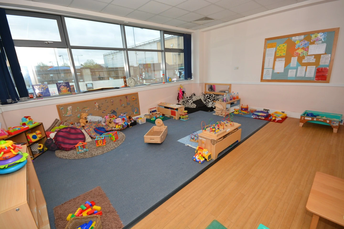 1775136942301-0003-basildon-room-3.jpg