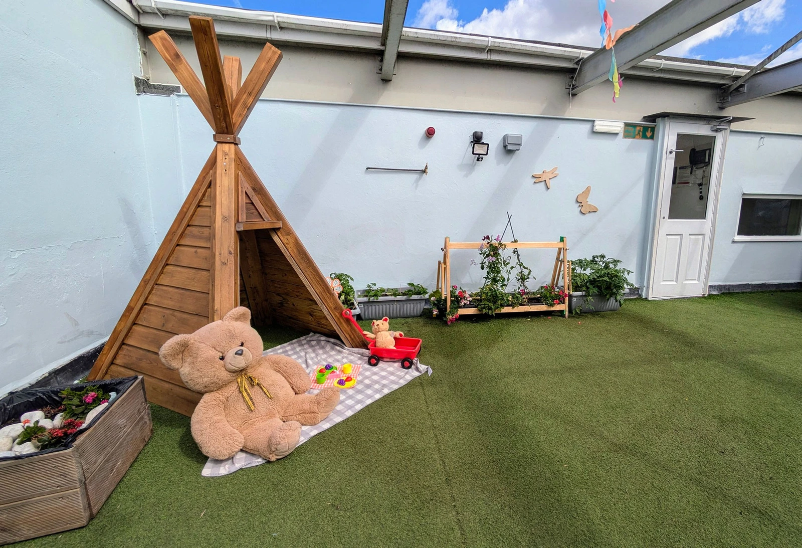 1775136977762-0005-crofton-reading-teepee-24.jpg
