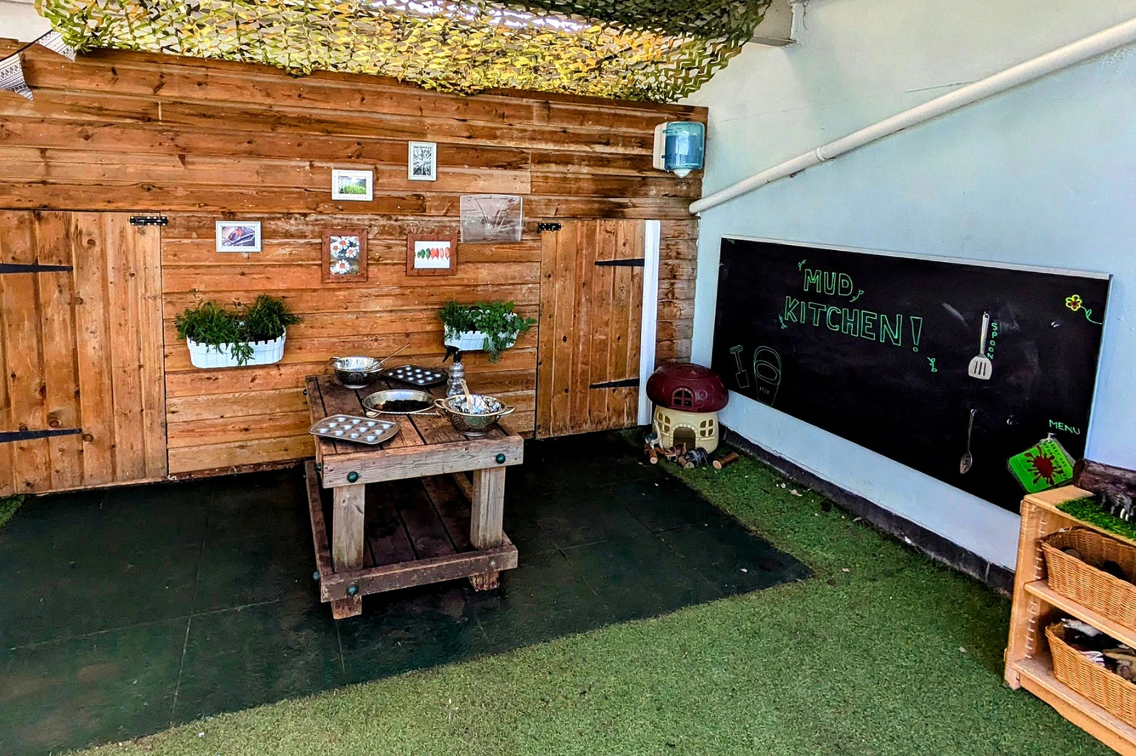 1775136977762-0008-crofton-mud-kitchen-24.jpg
