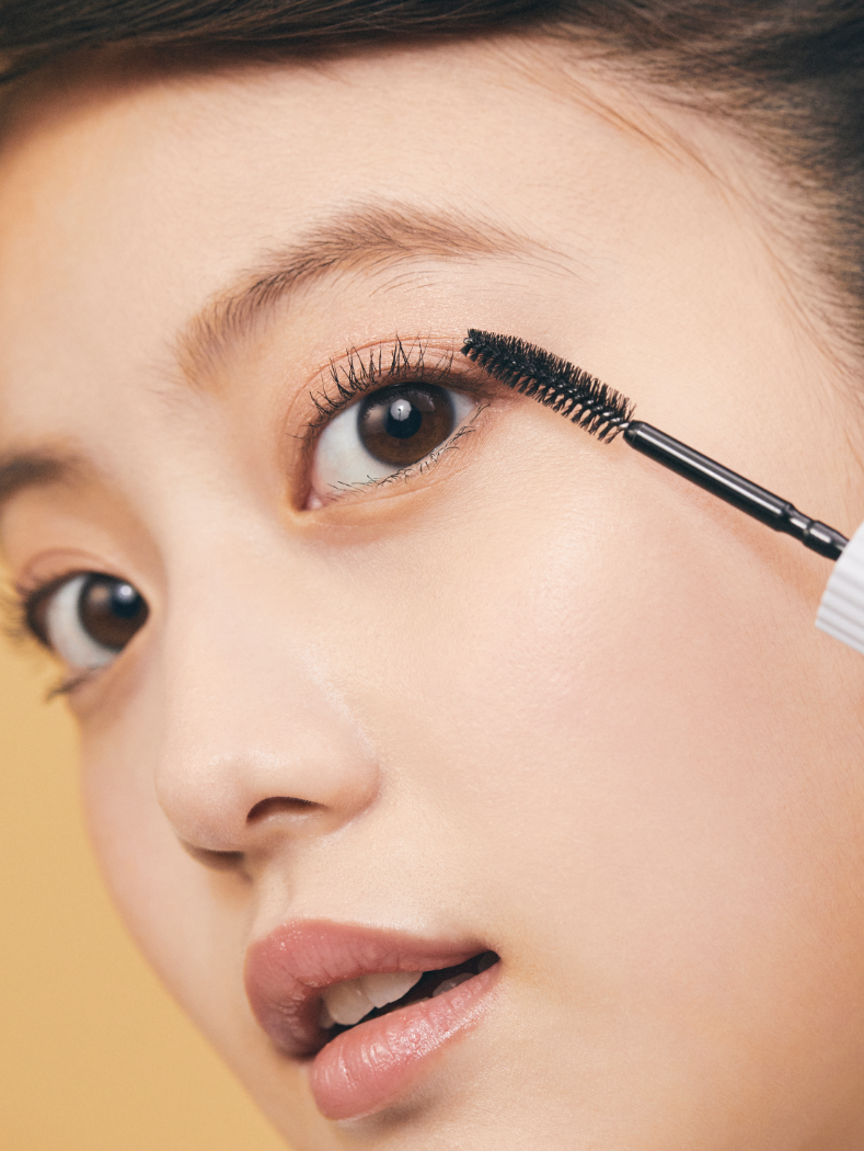 オフィスレディ今田美桜のパーフェクトなまつ毛の秘密♡ - NYLON オフィスレディ今田美桜のパーフェクトなまつ毛の秘密♡ - NYLON