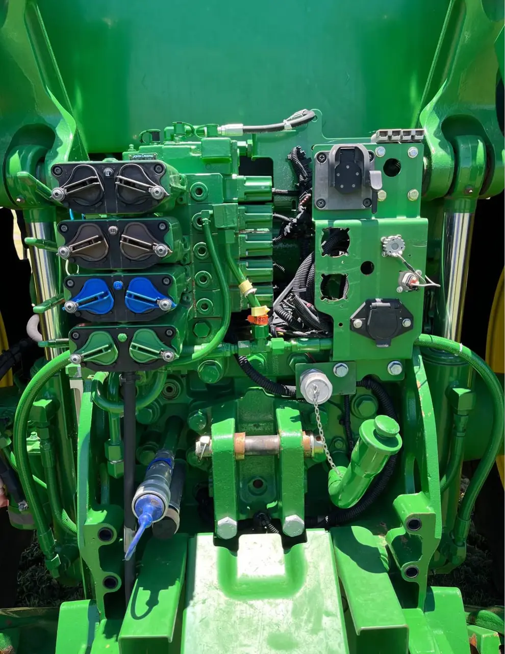 John Deere 7200R FWA Tractor (8 of 11)