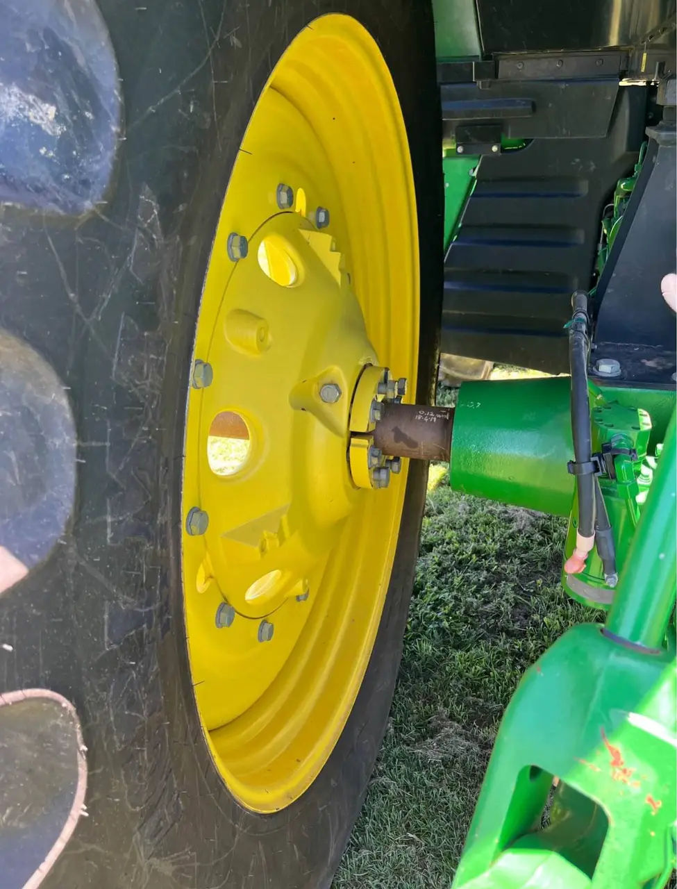 John Deere 7200R FWA Tractor (9 of 11)