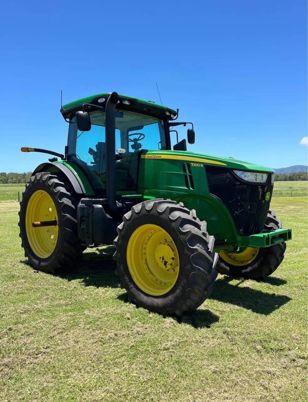 John Deere 7200R FWA Tractor (1 of 11)