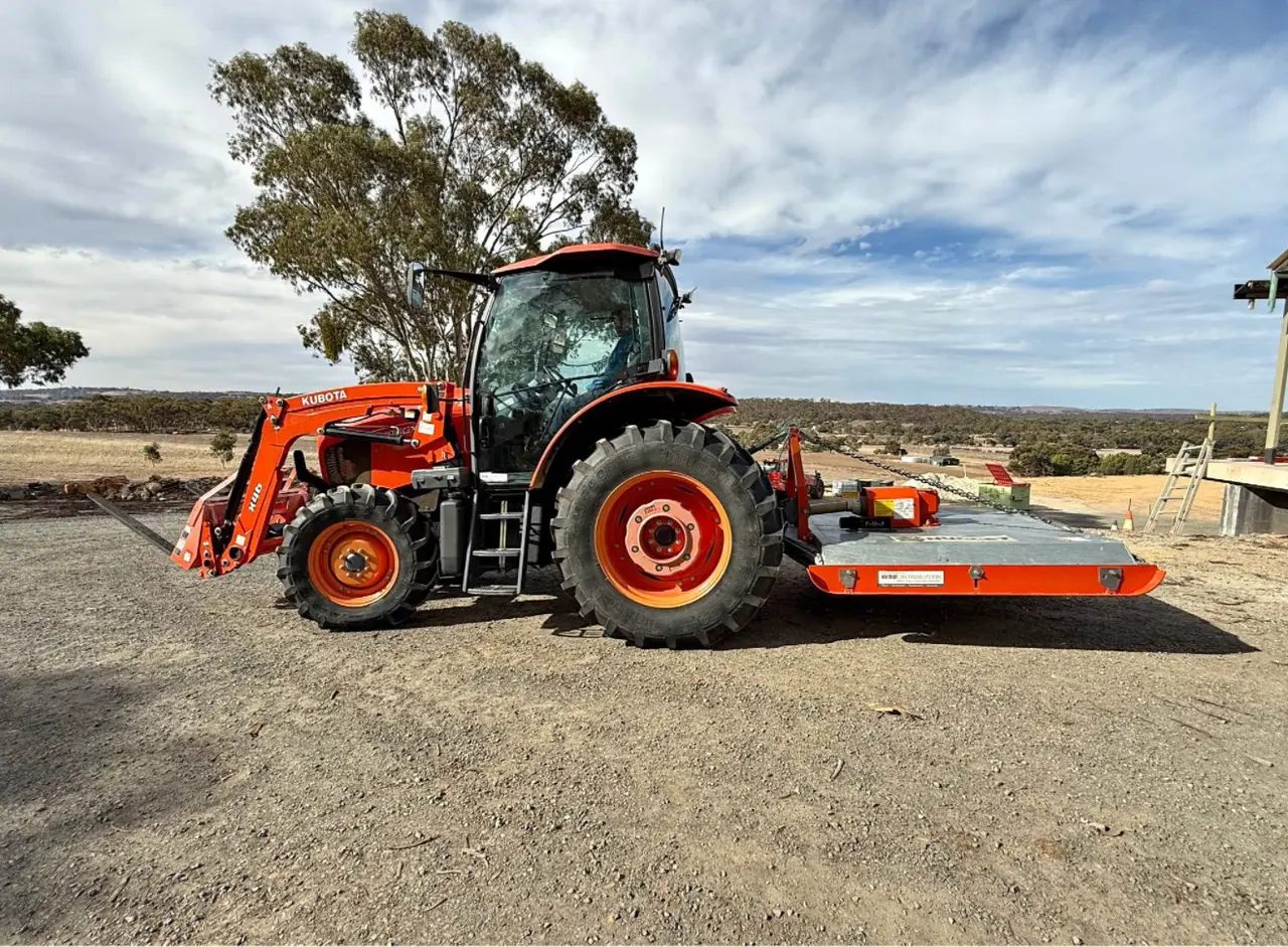 Kubota m100gx (7 of 14)