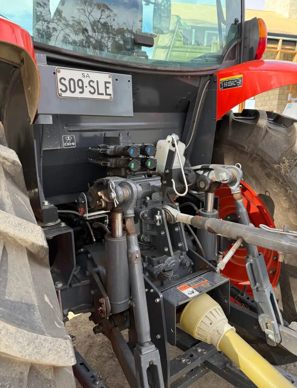 Kubota m100gx (1 of 14)