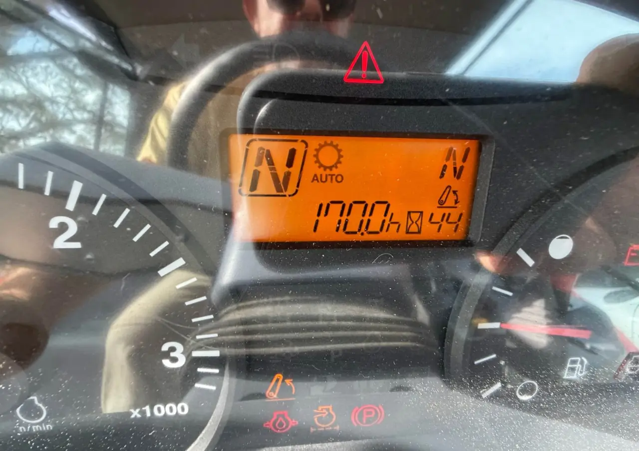 Kubota m100gx (2 of 14)