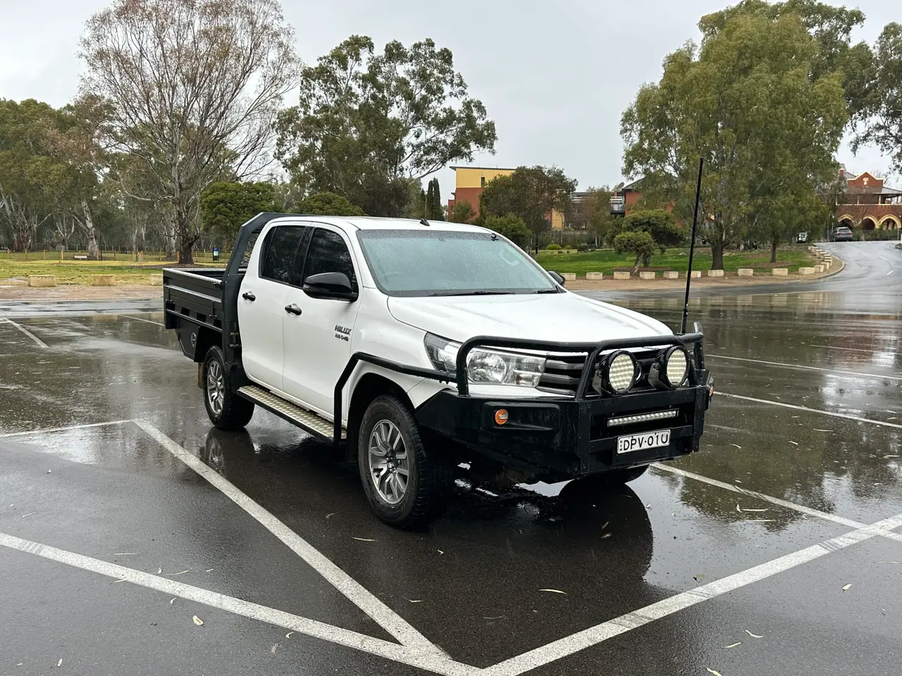 2017 Toyota Hilux SR (23 of 25)