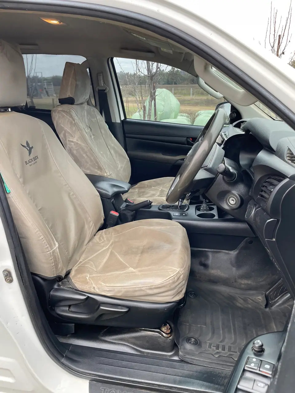 2017 Toyota Hilux SR (10 of 25)