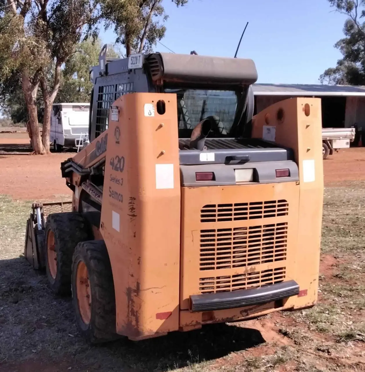 Case 420 Skid Steer (5 of 7)