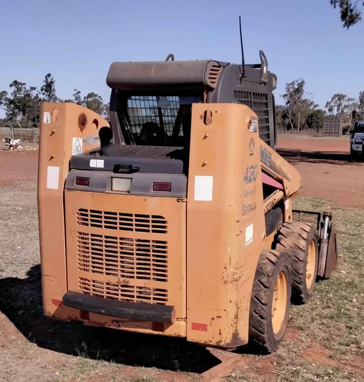 Case 420 Skid Steer (4 of 7)