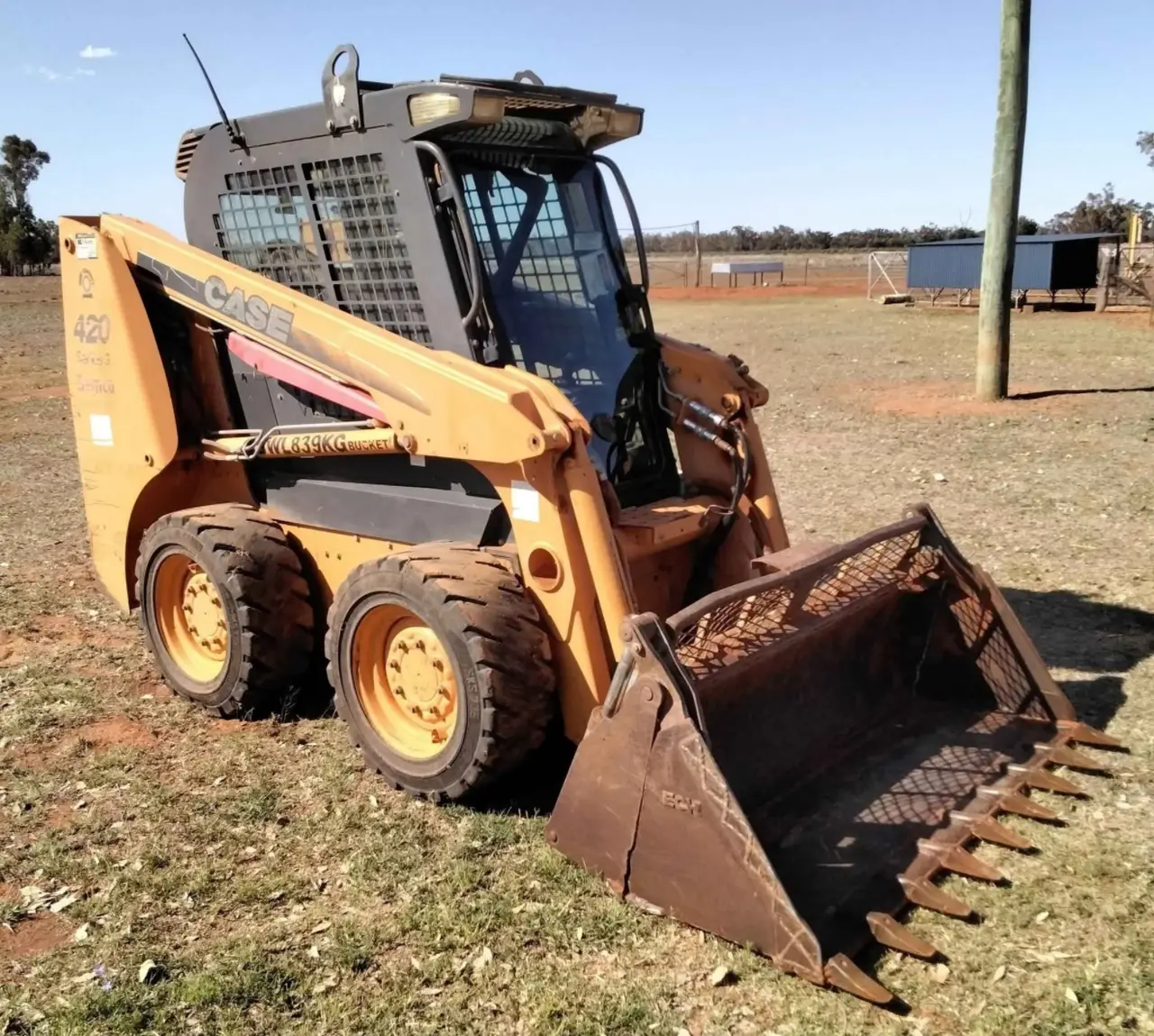 Case 420 Skid Steer (1 of 7)