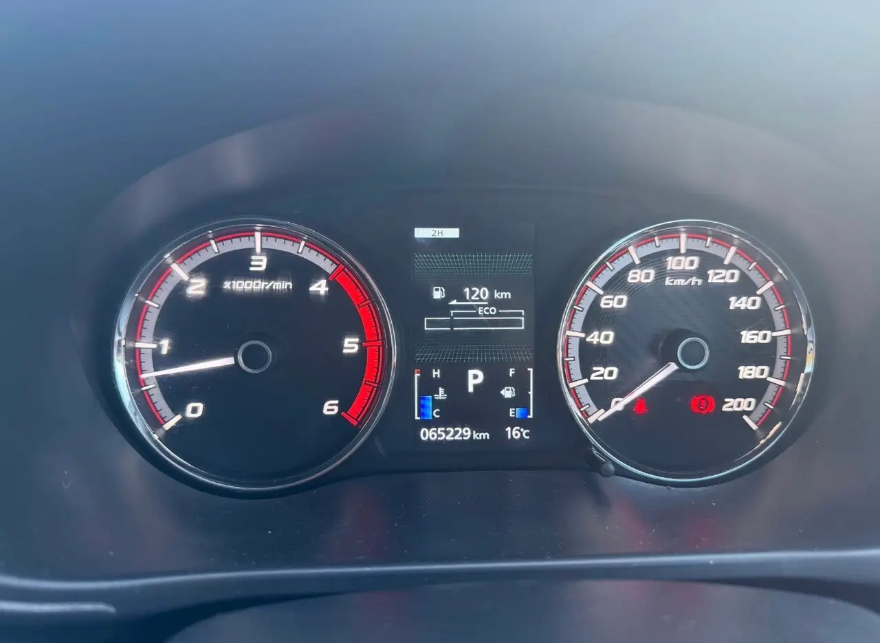 2021 Mitsubishi triton (5 of 6)