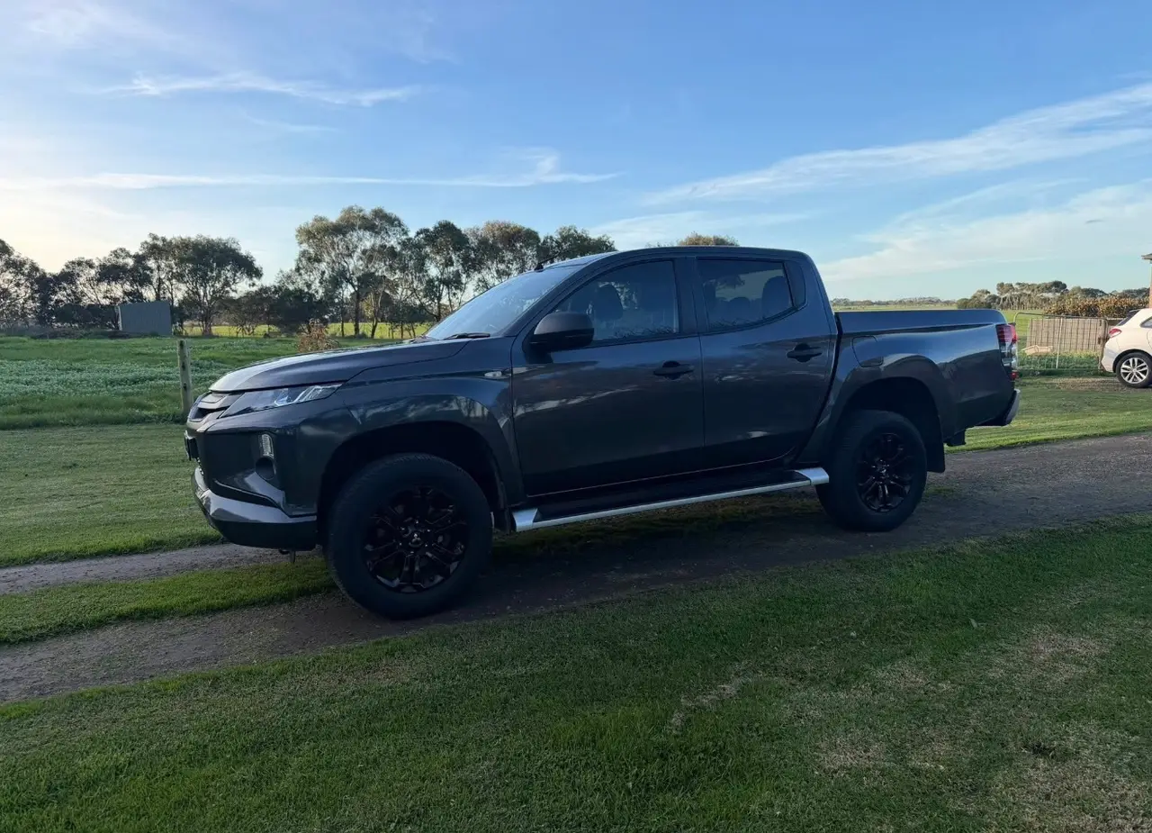 2021 Mitsubishi triton (3 of 6)