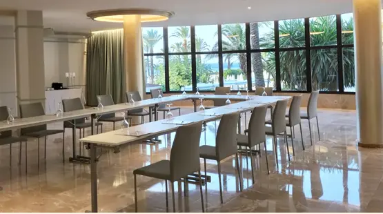 SALON TROPICAL