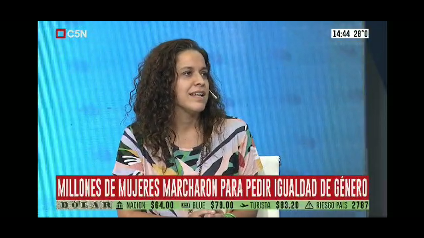 c5n analia hablando en el noticiero sobre marcha de mujeres