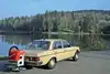 Abgastest mit laufendem Motor am Ebnisee im Schwäbischen Wald. Zur Erfüllung der Testkriterien ist auch eine Mindestzeit im Leerlauf einzuhalten. Die Firma AKKA in Fellbach stellte PEMS-Systeme (Portable Emission Measurement System,
mobiles Emissionsmesssystem) zur Verfügung.