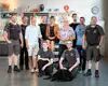 Das eingeschworene Team von BlackBox Classics aus Wees. Alle verbindet die Leidenschaft für alte Autos.