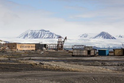 Pyramiden#}