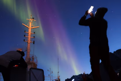 OTL12-24, trip log, East Greenland, Scoresby Sund - Aurora Borealis, Including Long Hikes
