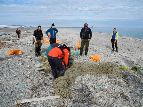 Clean up Svalbard