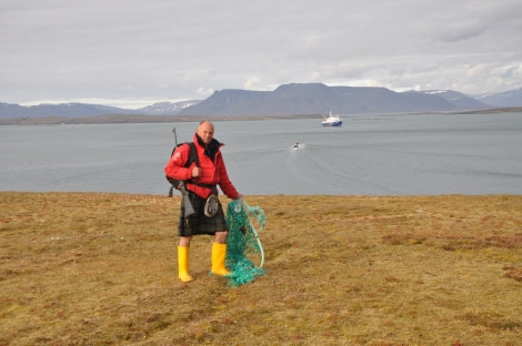 Clean up Svalbard