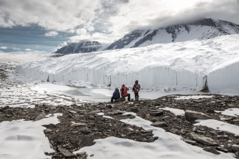 gallery_ross sea_taylor valley_dry valleys (c) rolf stange-oceanwide expeditions (15).jpg