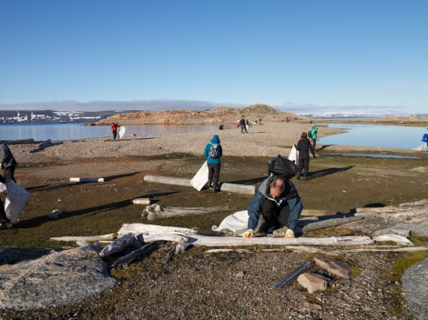 North Spitsbergen, Clean up Svalbard, Polar bear special © Peter Prokosch