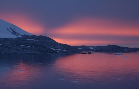 Pleneau Channel, Antarctica © Elke Lindner-Oceanwide Expeditions.jpg
