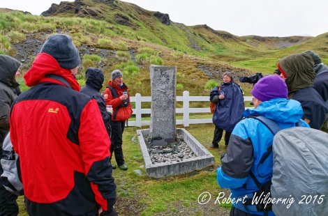 Grytviken, Shackleton's grave, Sth Georg, Feb © Robert Wilpernig Wirodive-Oceanwide Expeditions.jpg