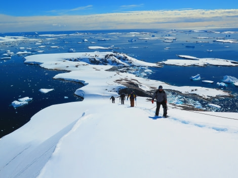 Mountaineering © Mal Haskins-Oceanwide Expeditions.jpg