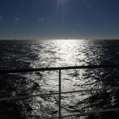 OTL27-17_28Jan, Day 16 Victoria Salem. Into the sun-Oceanwide Expeditions.JPG