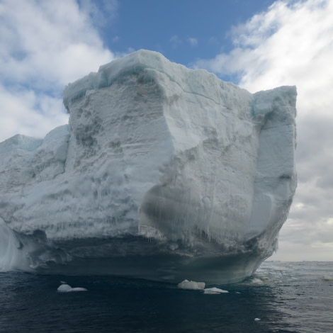 OTL28-17, Ross Sea,Day 8 Victoria Salem. Close-up of iceberg-Oceanwide Expeditions.JPG