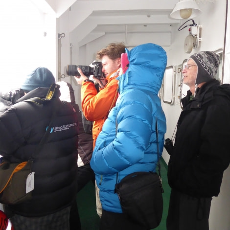 OTL28-17, Ross Sea,Day 9 Victoria Salem. Photographers on deck-Oceanwide Expeditions.JPG