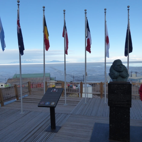 OTL28-17, Ross Sea,Day 14 Victoria Salem. Chalet flags & Byrd-Oceanwide Expeditions.JPG