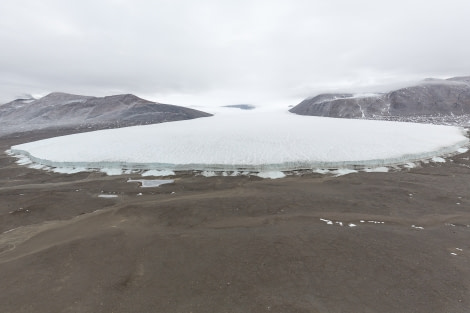 OTL28-17, Ross Sea,170226_Taylor-Valley_044© Rolf Stange-Oceanwide Expeditions.jpg