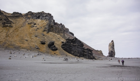 OTL03-1720170526_Jan_Mayen_Rocks_SandraPetrowitz-Oceanwide Expeditions.jpg