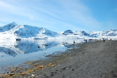 Snowshoe hike, Spitsbergen, Arctic Spring  © Oceanwide Expeditions, Philipp Schaudy