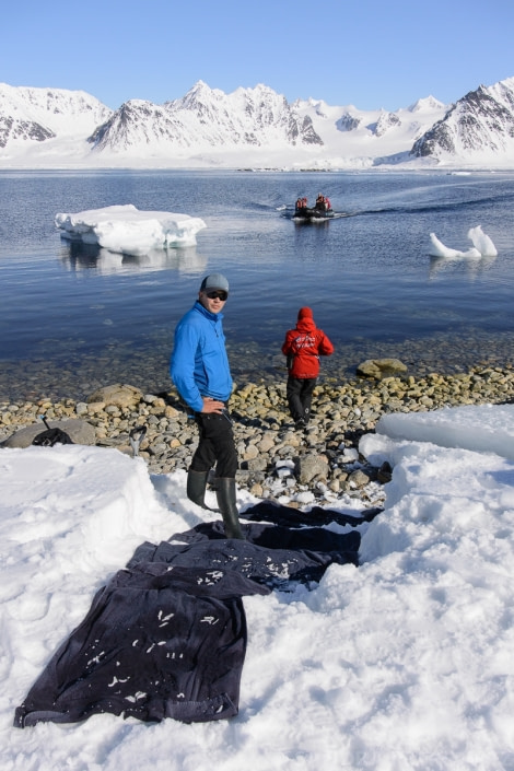 OTL04-17-20170601_Landing_Danskoya_SandraPetrowitz-Oceanwide Expeditions.jpg