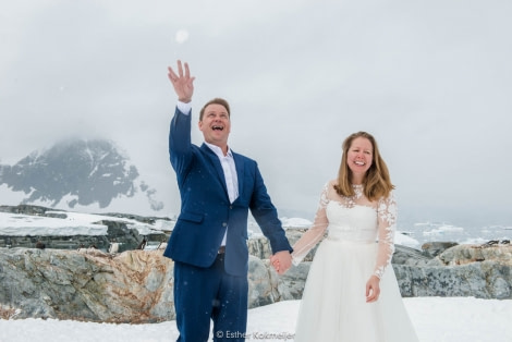 PLA25-17, 2018-01-04 Petermann - Wedding Ceremony - Esther Kokmeijer-18_© Oceanwide Expeditions.jpg