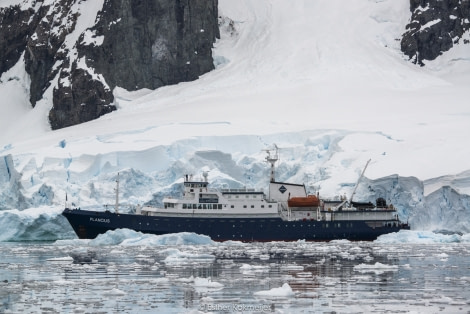 PLA24-17, 2017-12-24 - Base Brown Esther Kokmeijer-02_© Oceanwide Expeditions.jpg