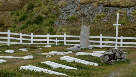 OTL25-18, Day 08, 20171223_SandraPetrowitz_Grytviken_Grave_Shackleton_© Oceanwide Expeditions.jpg