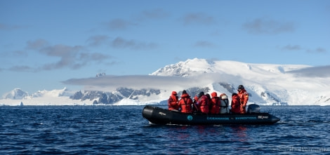 OTL26-18, Day 4 20180106_SandraPetrowitz_Zodiac_Cruise_© Oceanwide Expeditions.jpg