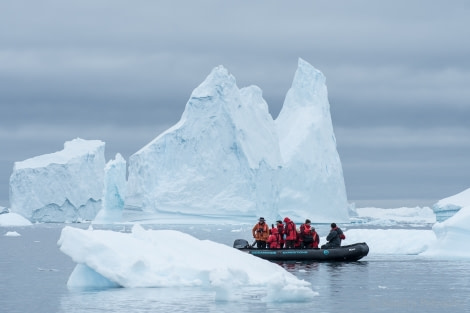 OTL26-18, Day 5 20180107_SandraPetrowitz_Pleneau_Zodiac_© Oceanwide Expeditions.jpg