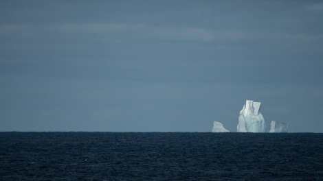 OTL26-18, Day 3 20180105_SandraPetrowitz_Iceberg_© Oceanwide Expeditions.jpg