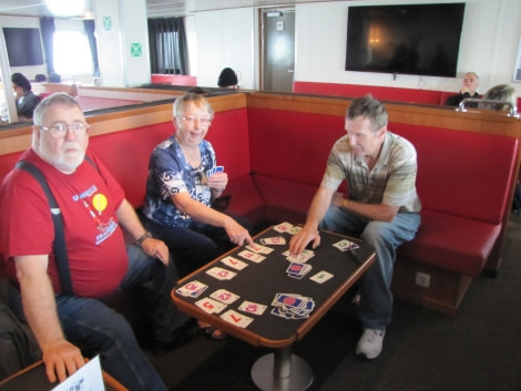 OTL29-18 Day 12 Card game in Bar © Oceanwide Expeditions.JPG