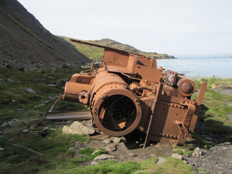 OTL29-18 Day 9 Ocean Harbour locomotive © Oceanwide Expeditions.JPG