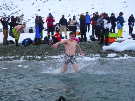 PLA31-18 Polar Plunge P3220003 © Oceanwide Expeditions.jpg © Oceanwide Expeditions.jpg